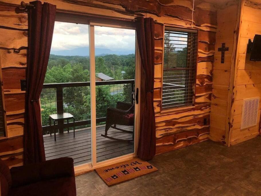 Villa The Log Castle~Stunning Mountain Views~Hot Tub Sevierville Exterior foto